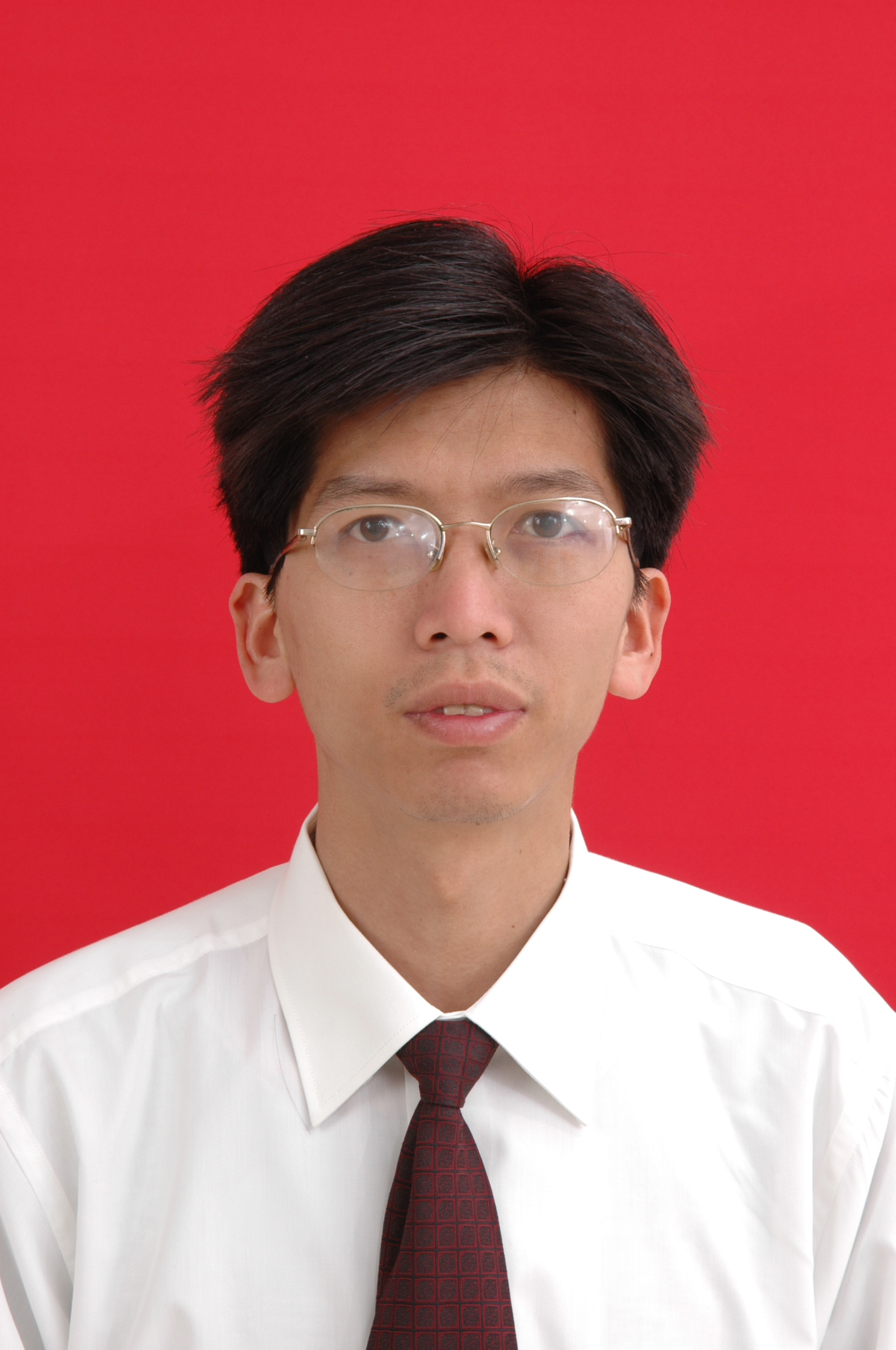  p>莫宗泉,男,壮族,广西北流县人,1976年1月出生,1995年7月参加工作