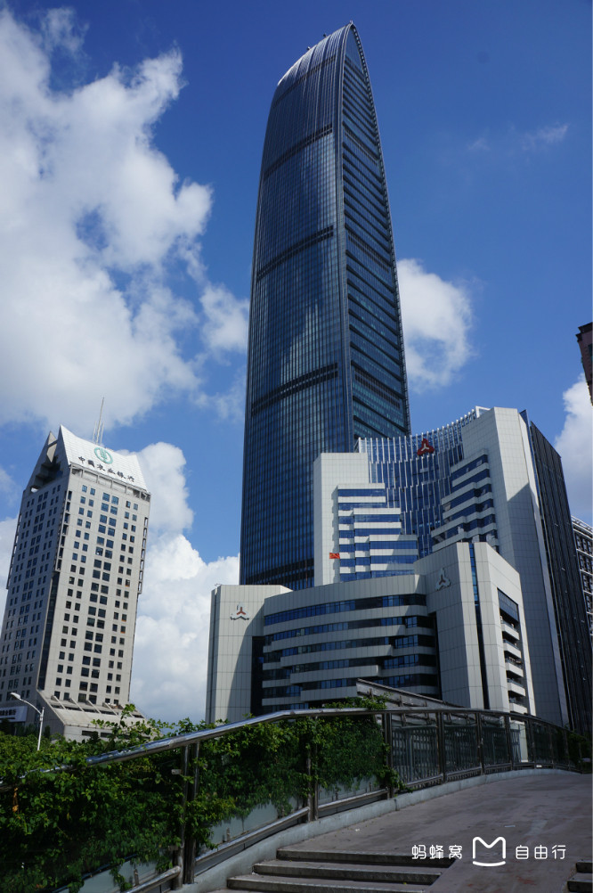  p data-id="gnhir1bays">深圳地王大厦,位于广东省 a target="_blank