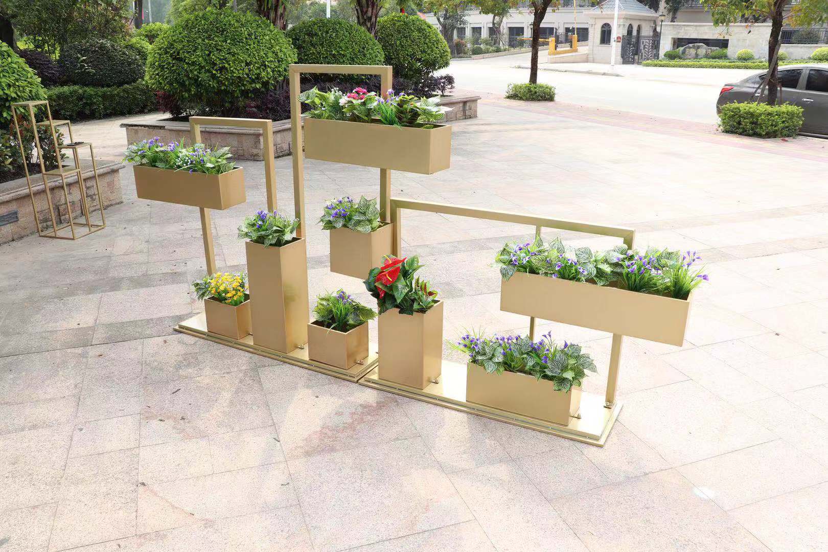 是以铁艺为核心的铁器品牌,集铁艺花箱,花架,镀锌板,庭院大门,阳台