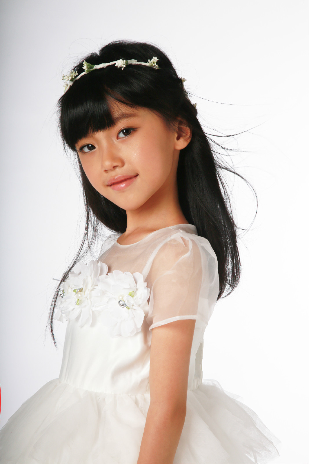  p>包晗言,女,2007年10月3日出生于北京市东城区,童星,小歌手,中国