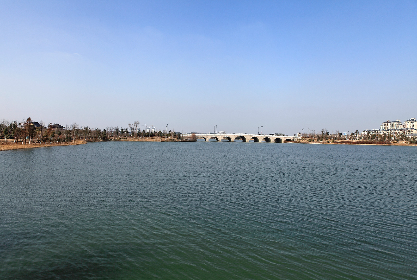 p>建湖县,位于江苏省 a target="_blank" href="/item/苏北/1181676"