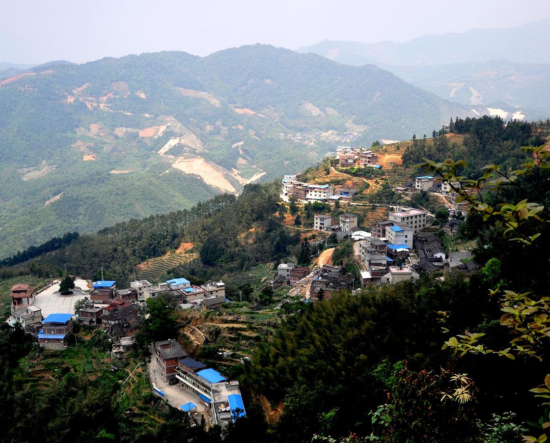 沙建镇,隶属于福建省漳州市 a target="_blank" href="/item/华安县