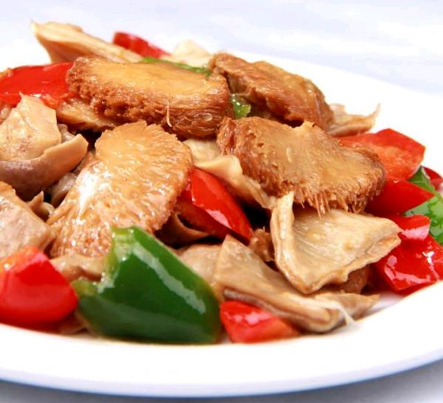  p data-id="gnyxxsldfq">热炒猴头菇是一道由猴头菇,胡萝卜等食材制