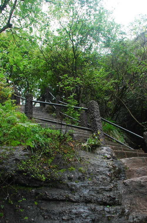  p>鲤鱼背是福建省 a target="_blank" href="/item/冠豸山/862313"