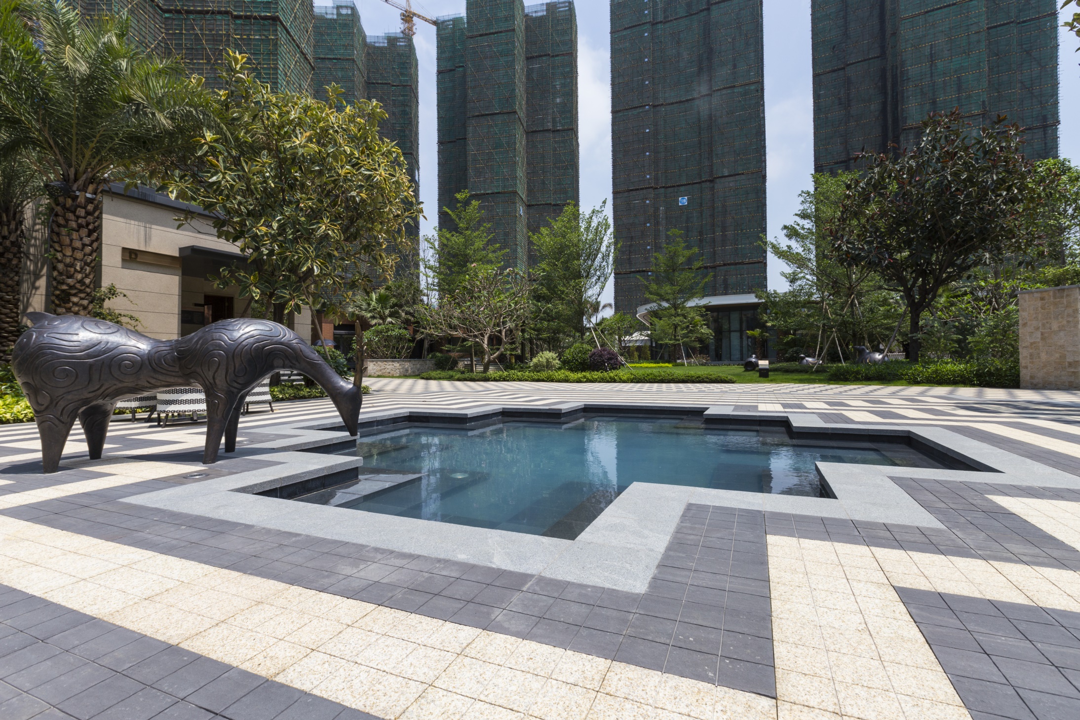 天銮为合景泰富公司的" 品牌线产品".