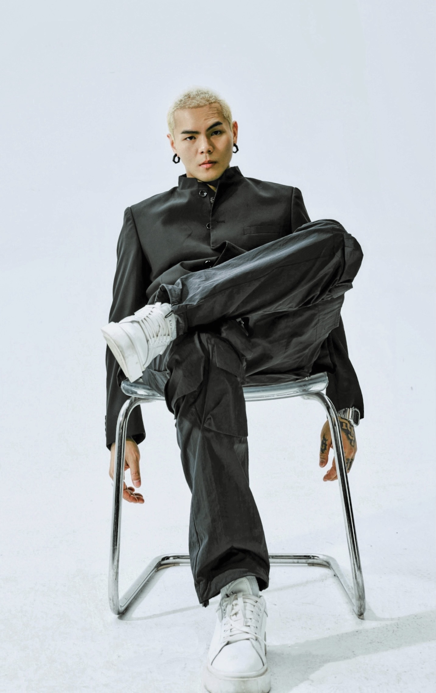  p>大傻(damnshine),本名盛宇,1988年5月28日出生于湖南省长沙市,中国