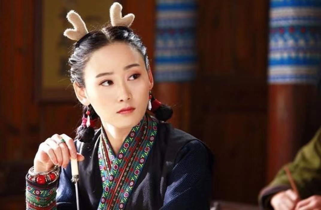 抗战轻喜剧 a target="_blank" href="/item/《边陲迷雾》/20618348"