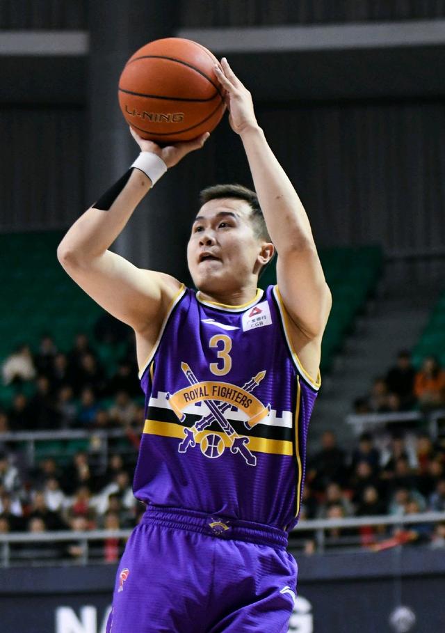 ">张帆,1996年1月2日出生,中国职业篮球运动员,司职后卫,效力于cba a