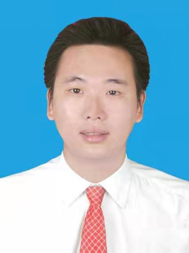  p>男,汉族,江西泰和人,中共党员,大学文化,1985年10月出生.