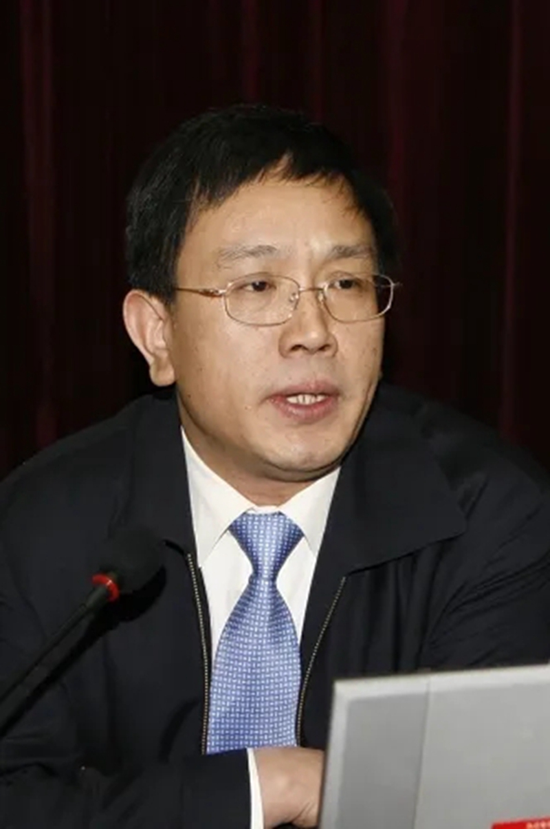  p>张荣桥,1966年3月出生,安徽祁门县安凌镇人.