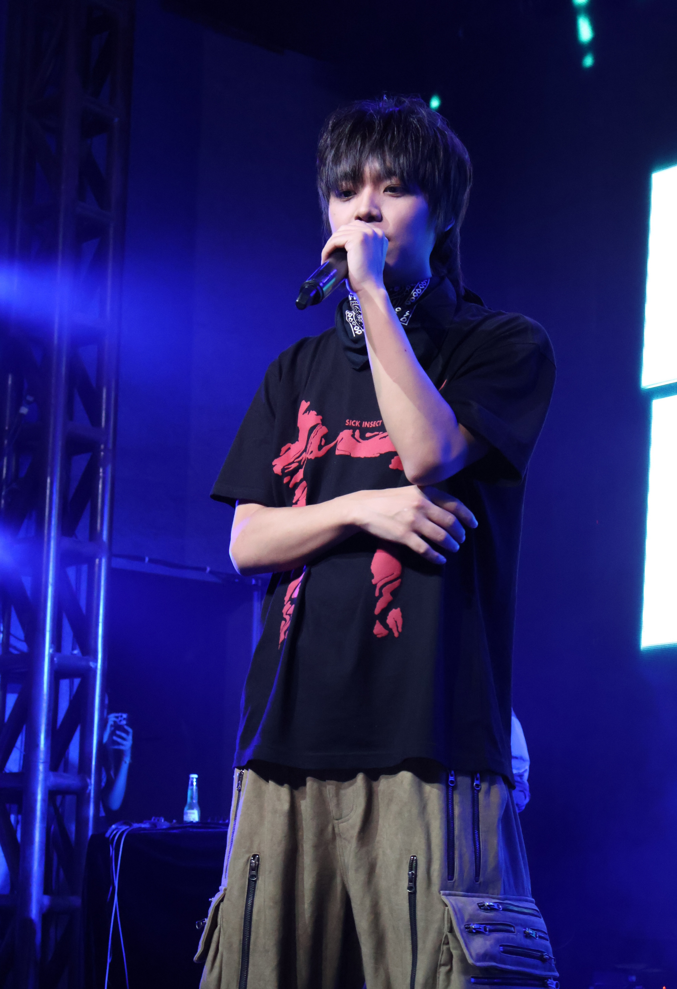 曾涵江,2000年5月