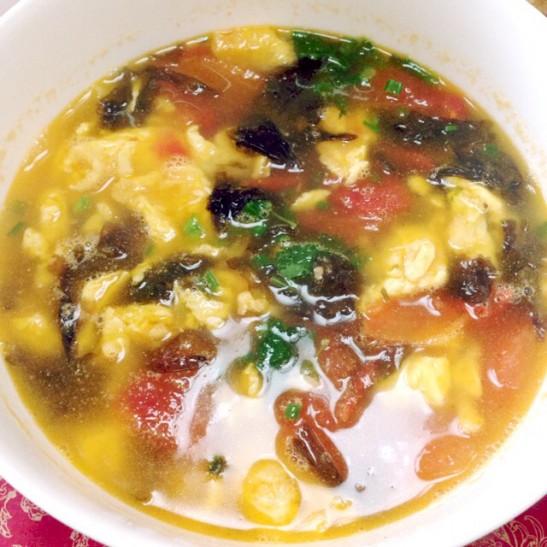 西红柿鸡蛋紫菜汤