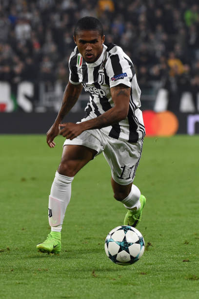  p>道格拉斯·科斯塔(douglas costa),1990年9月14日出生于巴西萨普卡