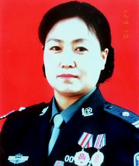 河南“女神警”任长霞，第一位女公安局长，为何意外身亡_百科TA说