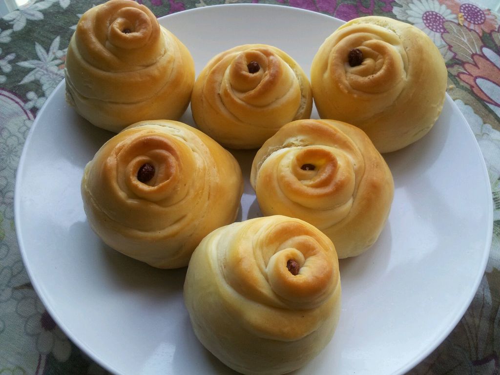 苹果葡萄干面包