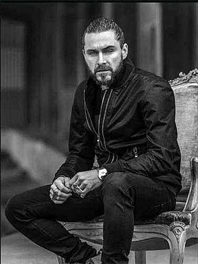 l perrier),生于1982年的法国,世界顶级美发造型大师,"法兰西"孕屯