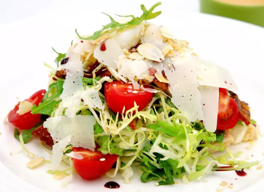 西红柿海鲜沙拉