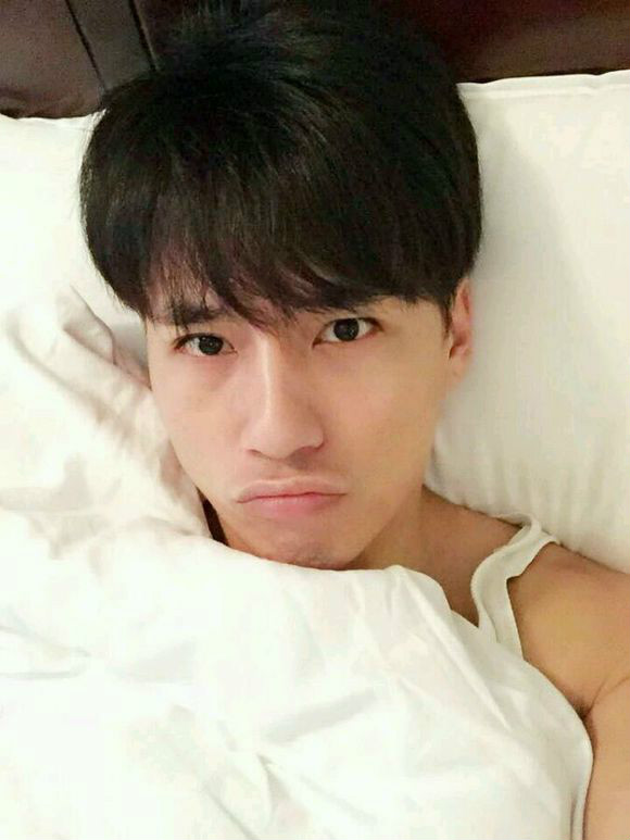  p data-id="gncncng344">王羿均(原名王修泽)