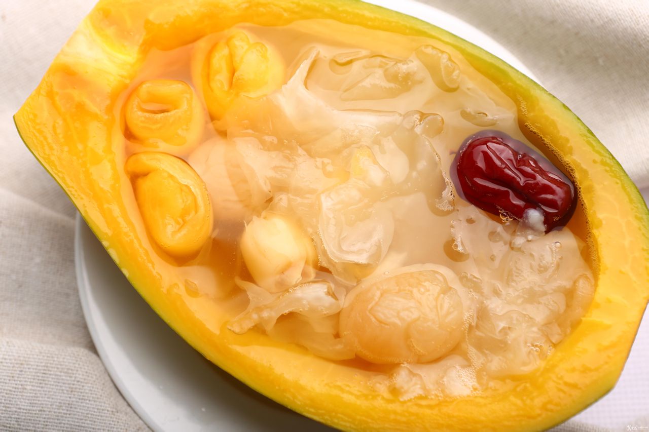 红枣龙眼木瓜盅