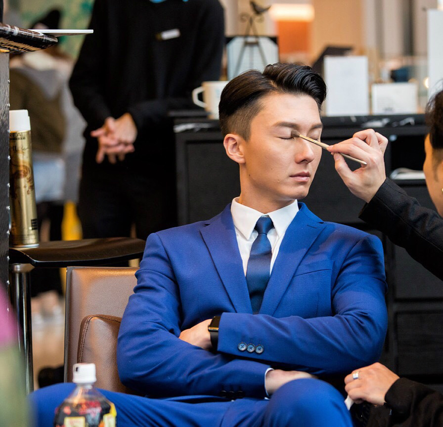  p>王浩信 i>(vincent wong) /i>,1983年7月7日出生于中国广东省深圳