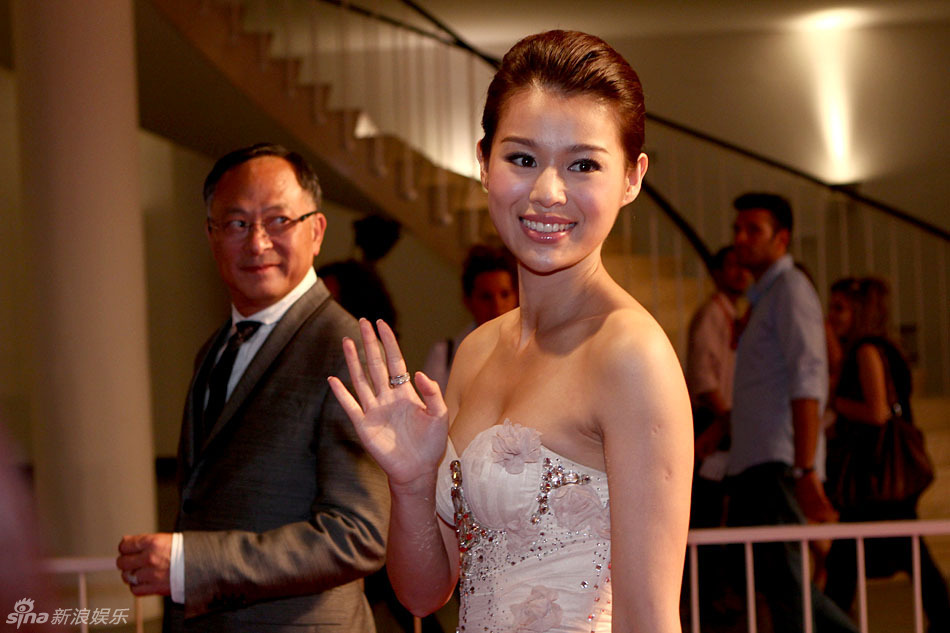 >胡杏儿 i>(myolie wu) /i>,1979年11月6日出生于中国香港,香港女演员