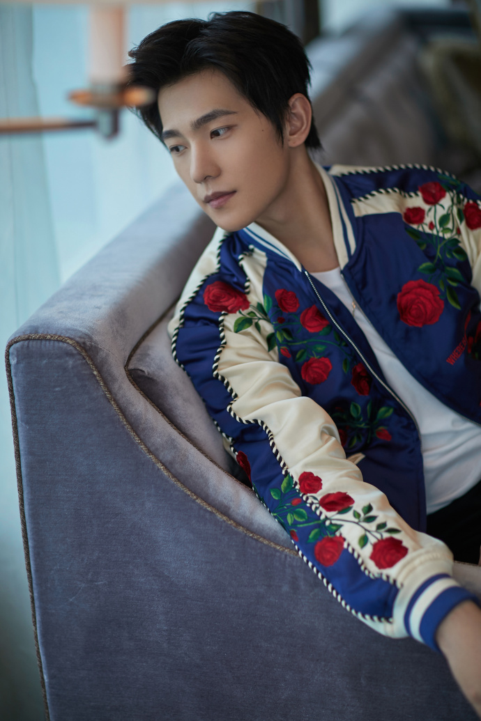  p>杨洋,1991年9月9日出生于上海,籍贯安徽合肥,毕业于中国人民解放军