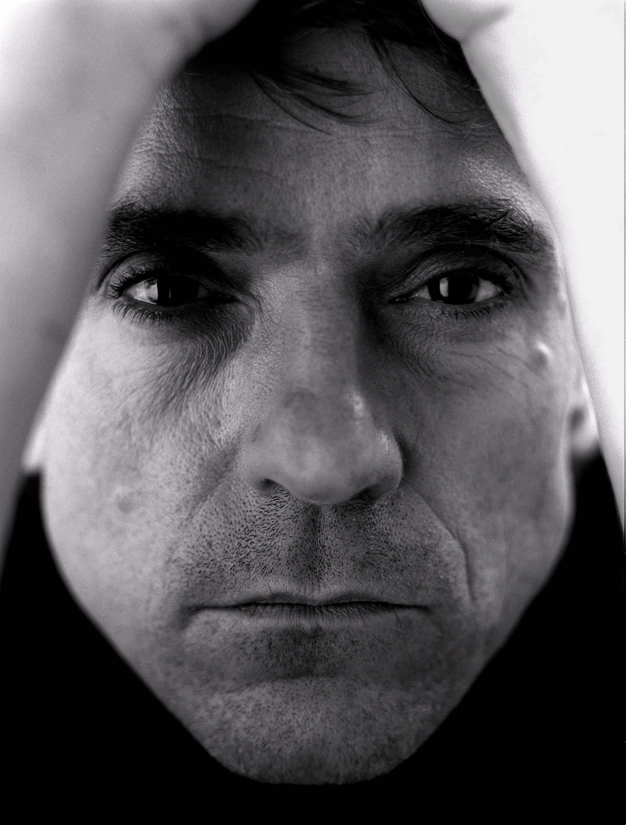 风雨后/10921959" data-lemmaid="10921959">故园风雨后 /a>》中展露