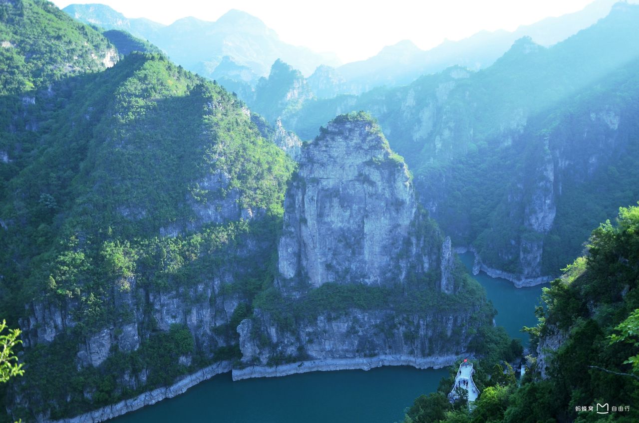  p>峰林峡(原名群英湖)风景区位于 a target="_blank" href="/item