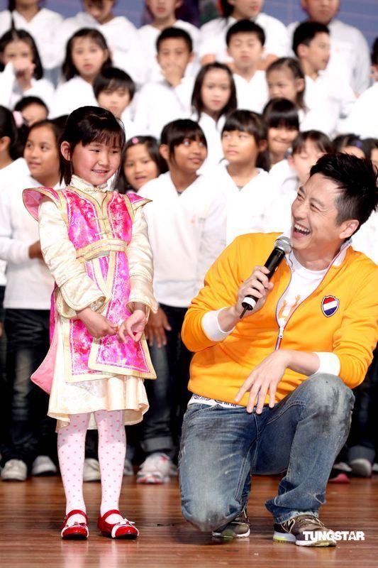 墨江哈尼族自治县,中国台湾流行乐男歌手,音乐人,主持人,影视演员