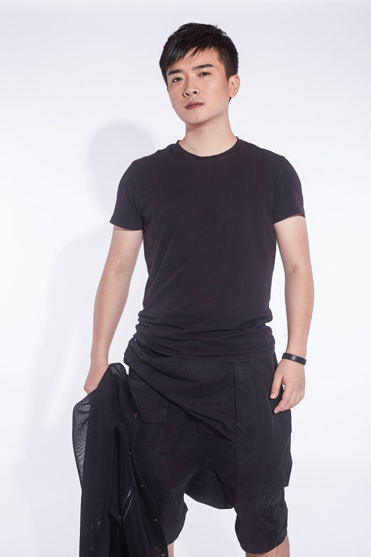  p>闫安,1987年2月8日出生于内蒙古自治区赤峰市,中国内地男歌手,演员