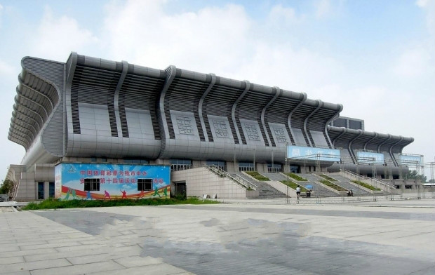  p>阜阳市体育中心位于市清河西路以南,南京路以西,占地面积48000平方