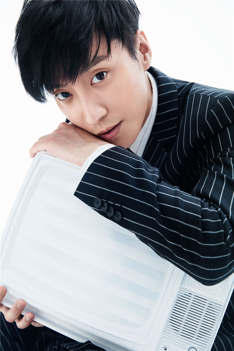  p>乔任梁 i>(1987年10月15日-2016年9月16日) /i>,出生于上海市,中国