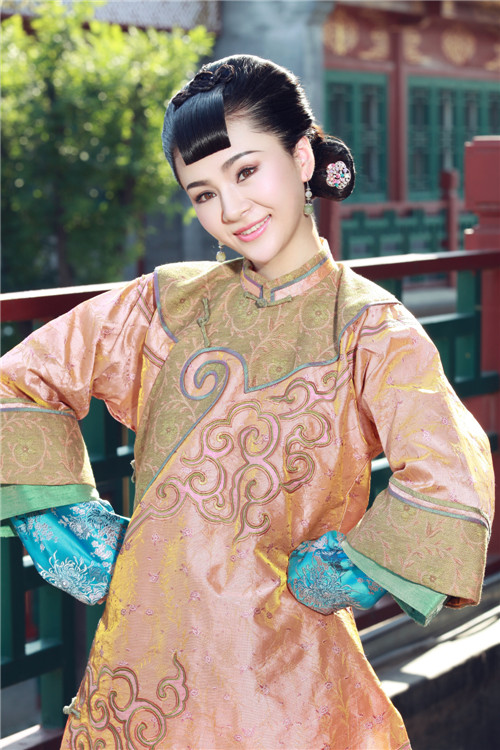  p>尔玛依娜,四川省阿坝藏羌自治州人,中国内地制片人,女演员,2007年