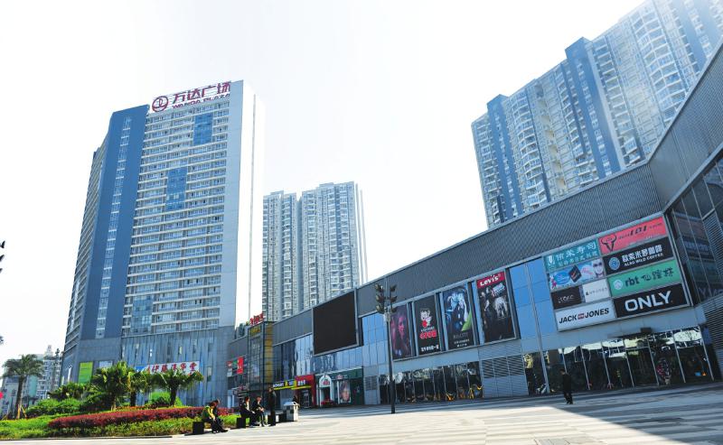 由万达锦华城和万达商业广场两部分组成,总建面近40万㎡,万达锦华城