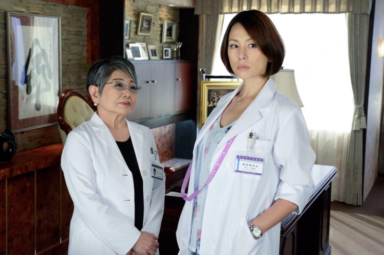  p>《doctor-x~外科医·大门未知子~4》是日本朝日电视台2016年播出的