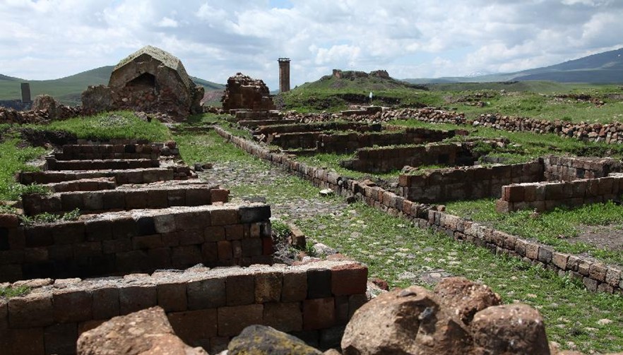  p>阿尼古城位于亚美尼亚与土耳其边界,属于土耳其北部城市卡尔斯地区