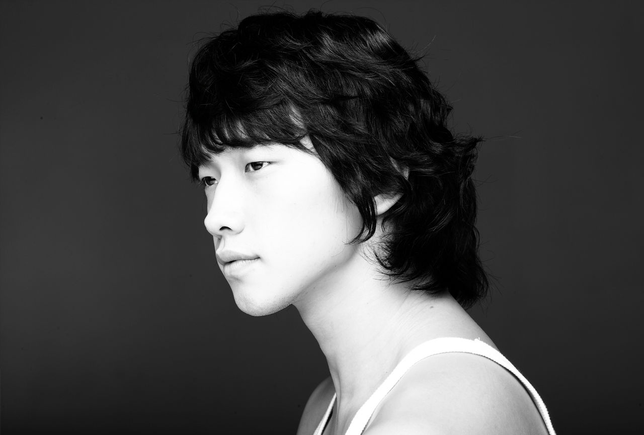  p>郑智薰(rain),1982年6月25日出生于韩国首尔,韩国流行男歌手,演员