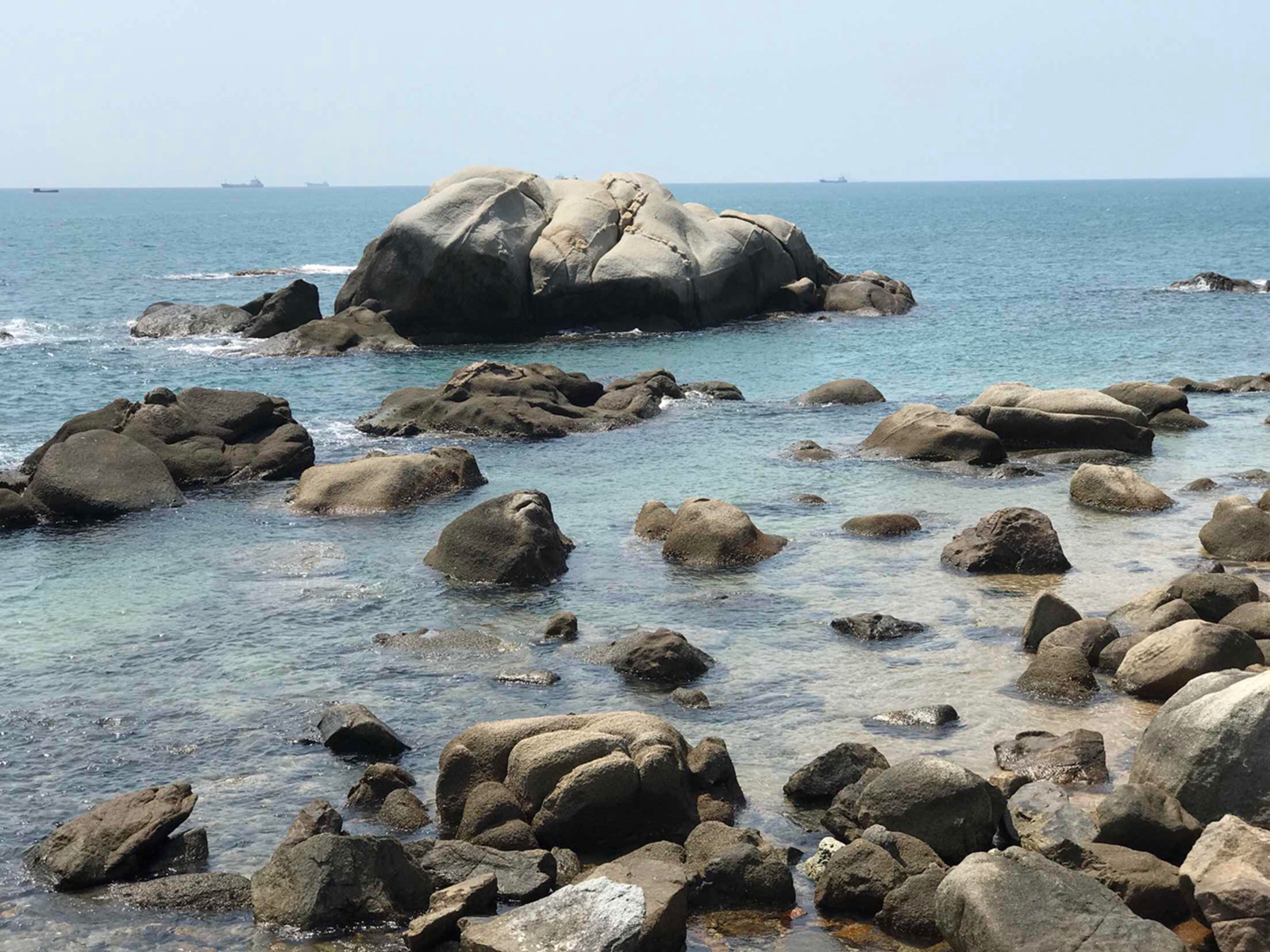 三亚市南山大小洞天旅游区