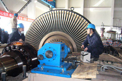 所谓"盘车"是指在启动电机前,用人力将电机