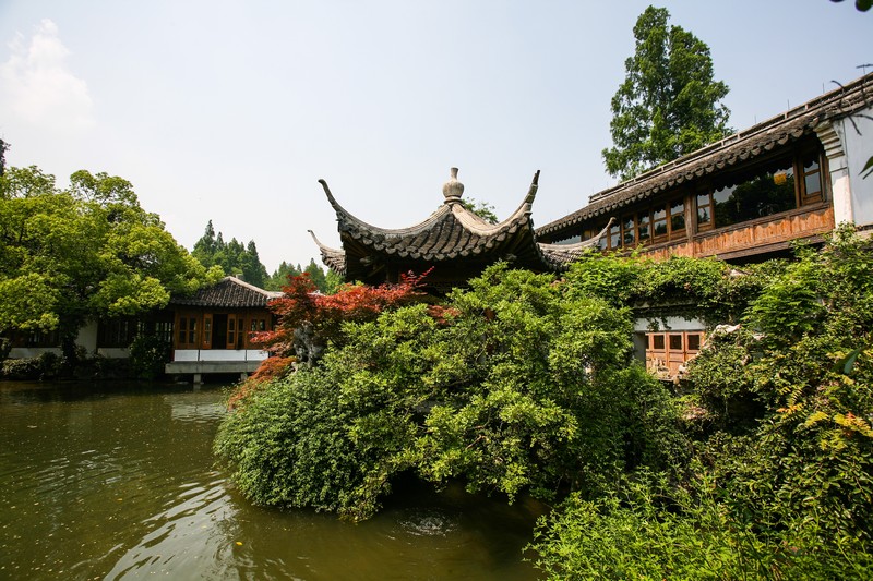  p data-id="go02d5zp8e">郭庄,是中国浙江杭州的园林之一,现为 a