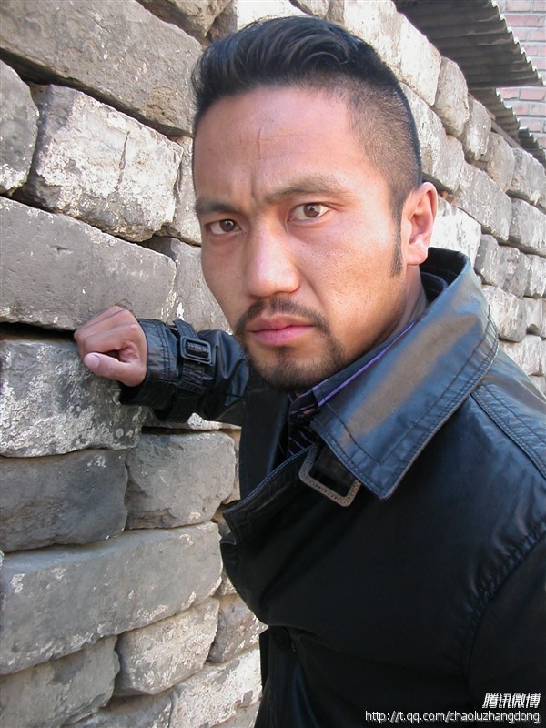  p>张东,出生于天津市,影视演员.