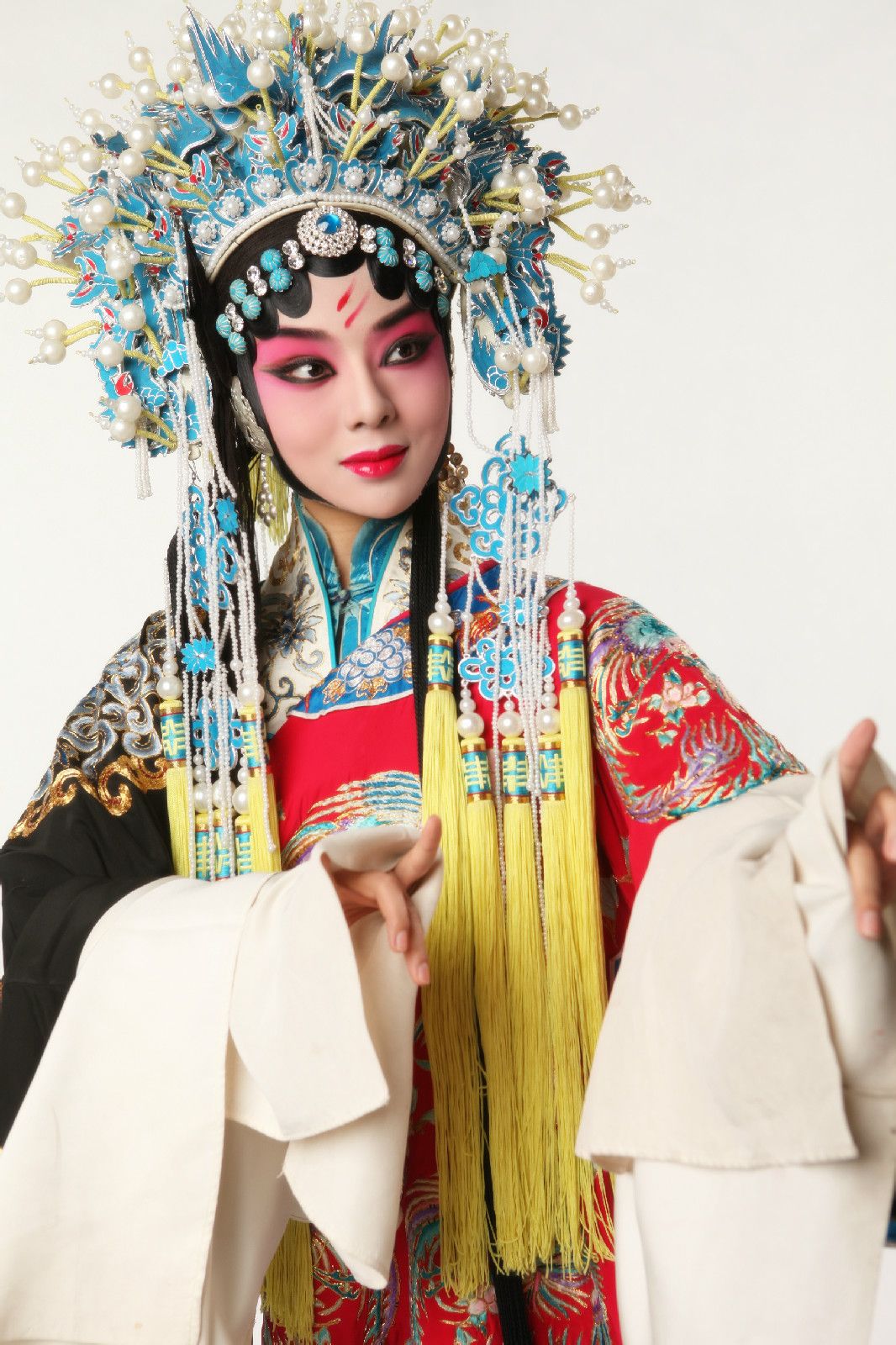 文学硕士,青年京剧演员,主攻青衣,花衫, a target="_blank" href="