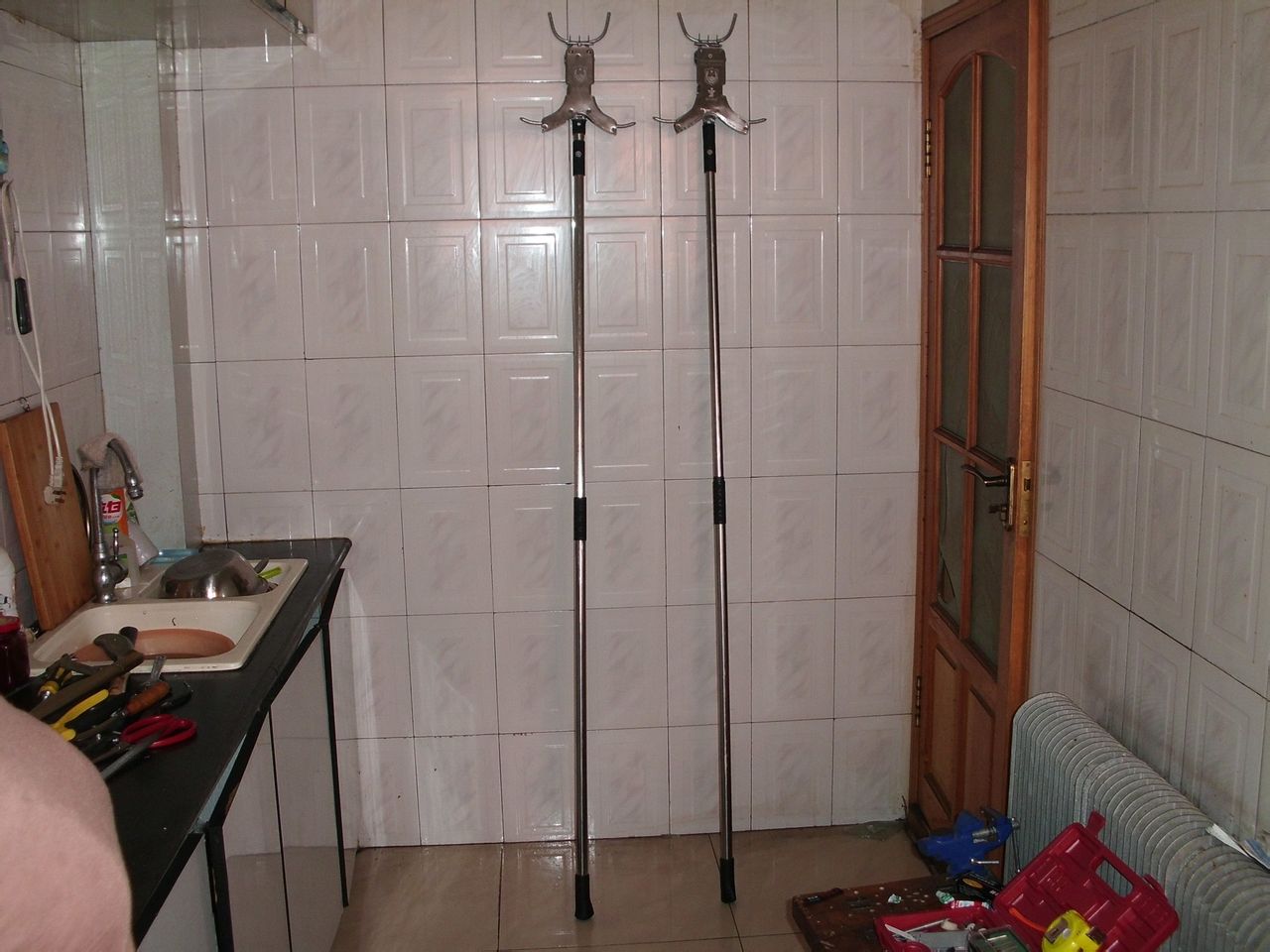  p>保安器材是指用于保安人员用于自卫的小型武器,用于制止犯罪分子