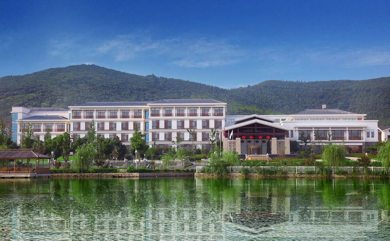 ">常州嬉戏谷 /a>开元度假村是由中国最大的民营高星级连锁酒店集团