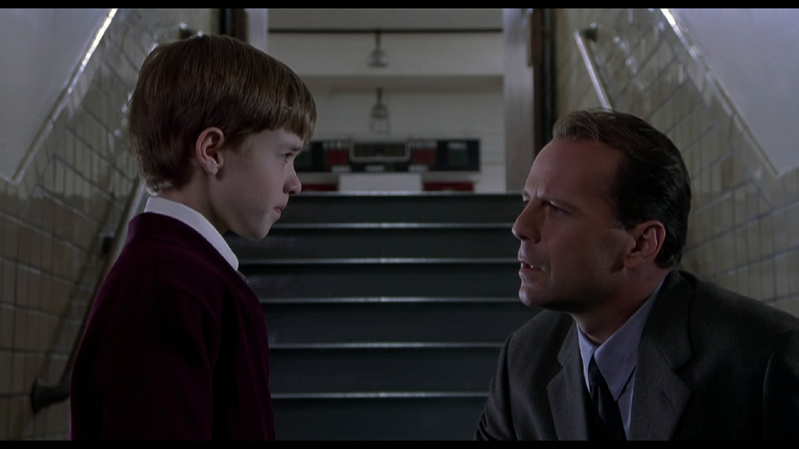  p>《灵异第六感》是1999年buena vista出品的一部 a href="#">灵异 