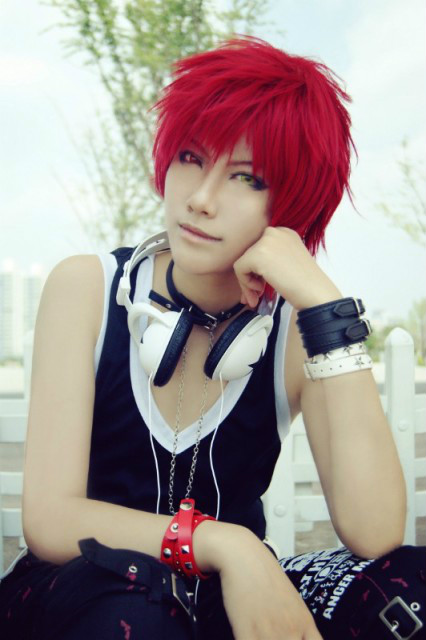  p>赤月cat,2013年新出生在徐州的一只腹黑coser,擅长化妆,人物设计