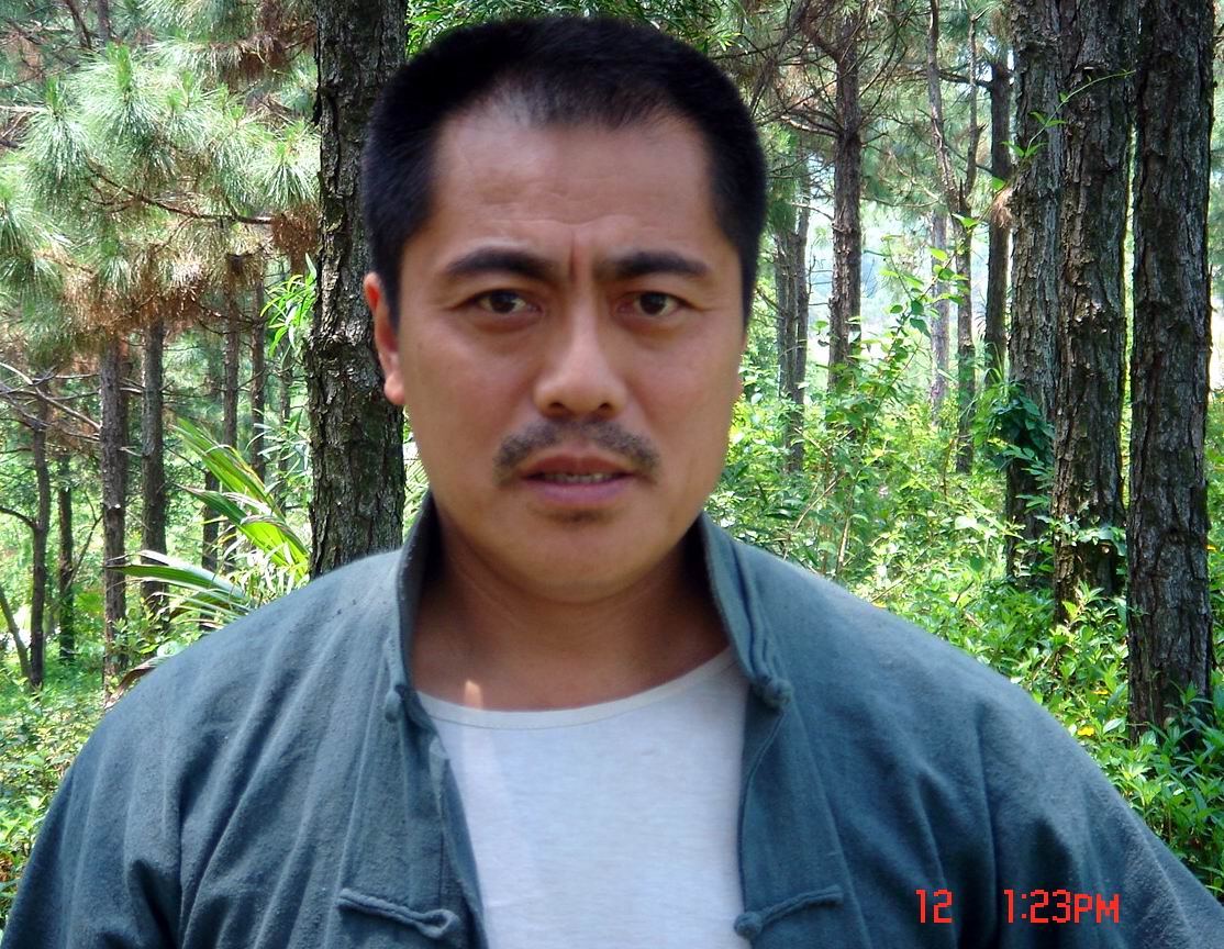  p>李江,新疆话剧团资深演员,资深制片人. /p>