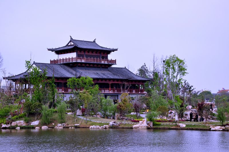  p data-id="gnc7xnzqqu">遗爱湖是一个集生态保护,休闲娱乐, a