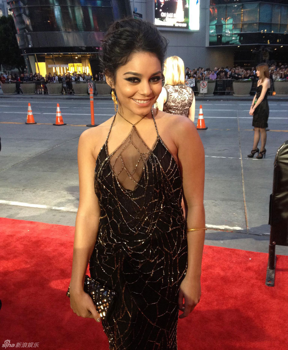  p>凡妮莎·哈金斯(vanessa hudgens),1988年12月14日出生于美国 a