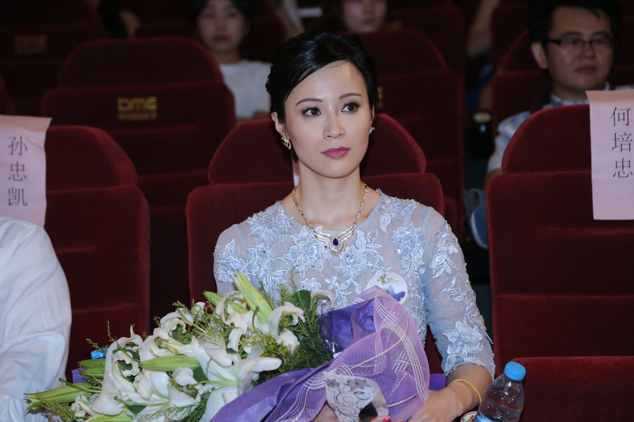 于浙江省金华市浦江县,毕业于浙江省艺术学院越剧表演班,中国女演员